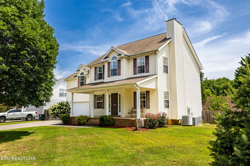 824 Mackenzie Dr, Maryville, TN 37804
