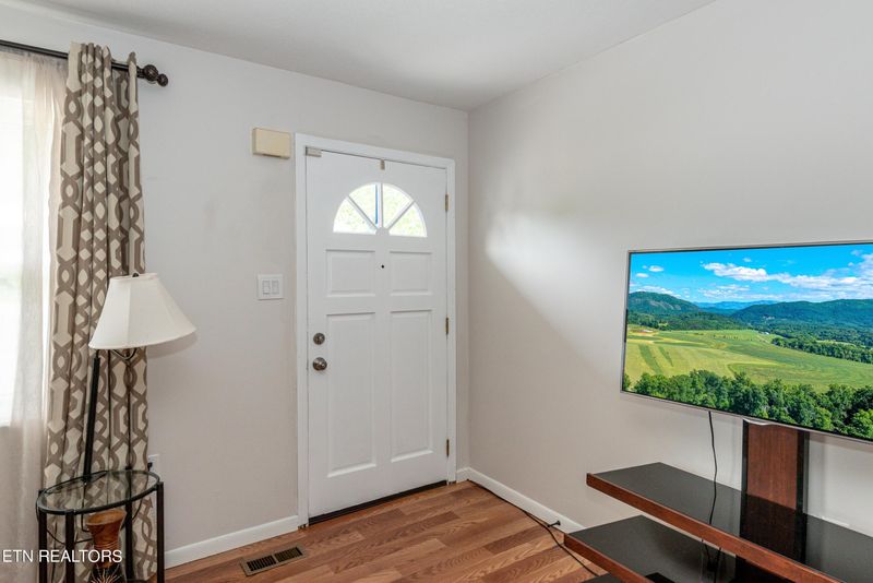 824 Murphy Rd, Sevierville, TN 37862