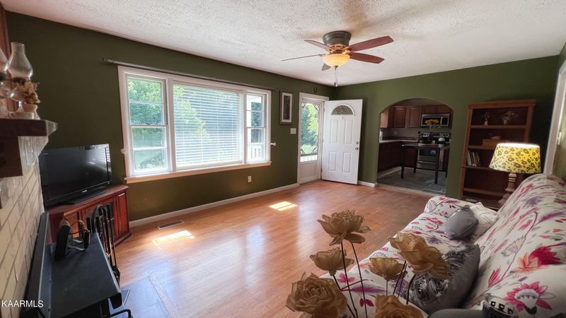 824 Sugar Loaf Rd, Sevierville, TN 37876