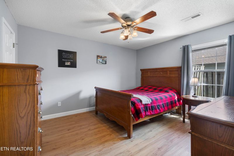 824 Wakebridge Blvd, Powell, TN 37849