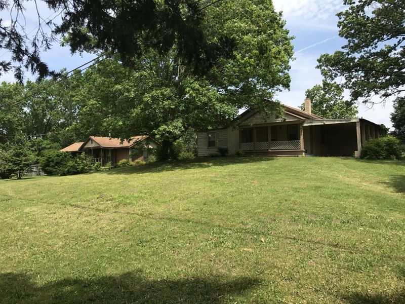 8240 Lucas Ln, Powell, TN 37849