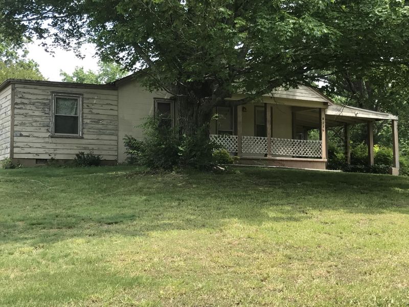 8240 Lucas Ln, Powell, TN 37849