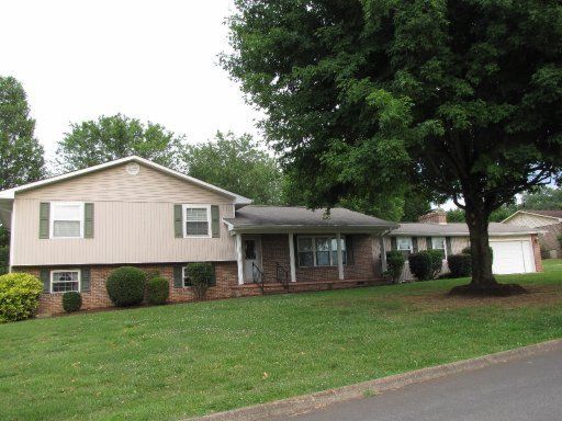 825 Clearmont, Etowah, TN 37331
