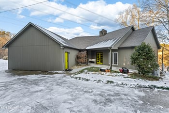 825 Deep Cove Ln, Lenoir City, TN 37772