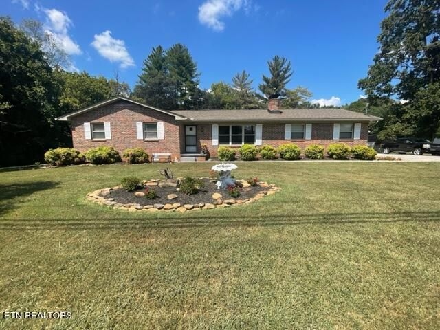 825 N Whispering Oak Cir, Powell, TN 37849
