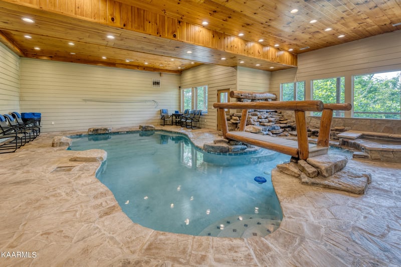 825 Pinecrest Way, Sevierville, TN 37862
