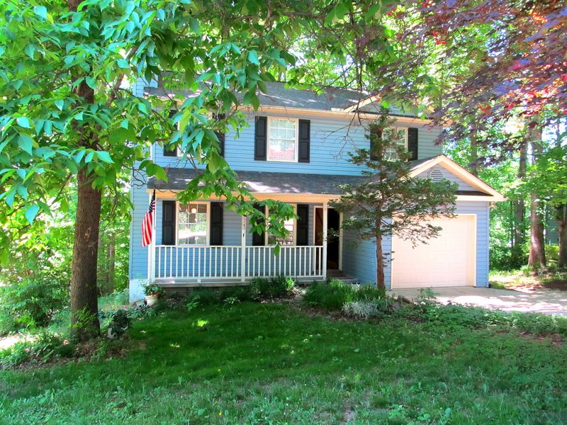 825 Tree Trunk Rd, Knoxville, TN 37934