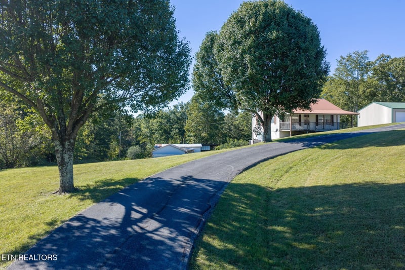 8251 Morgan County Hwy, Sunbright, TN 37872