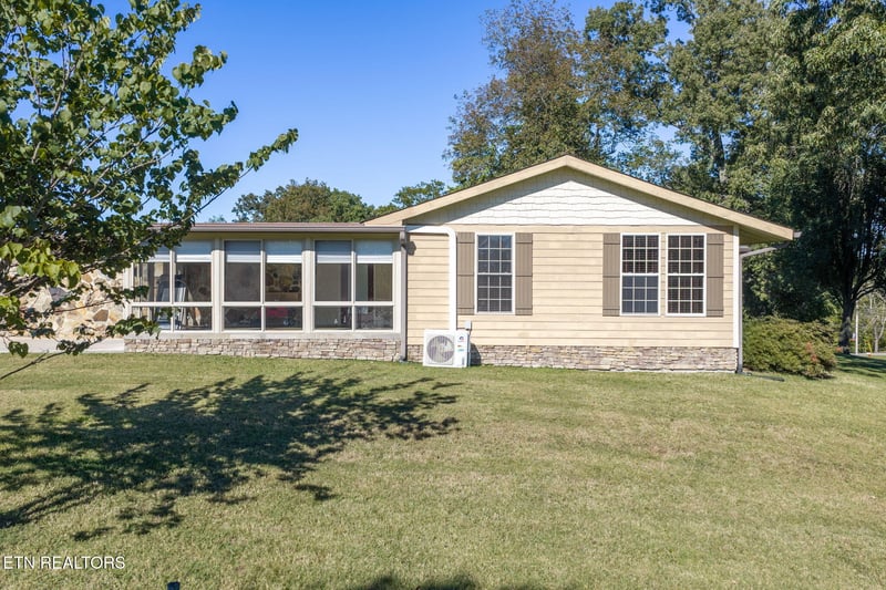 8251 Morgan County Hwy, Sunbright, TN 37872