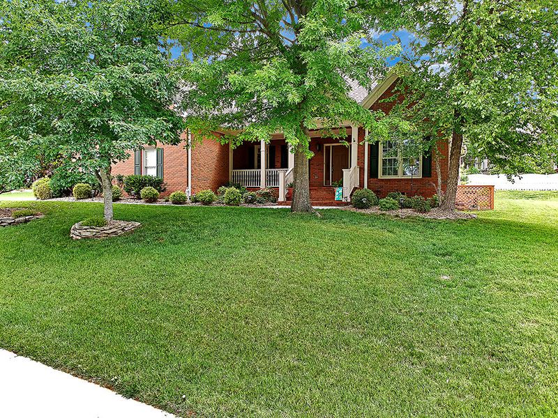 826 Bayshore Rd, Knoxville, TN 37934