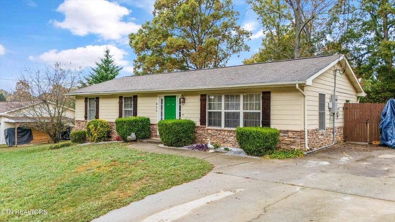 826 Houston Dr, Seymour, TN 37865
