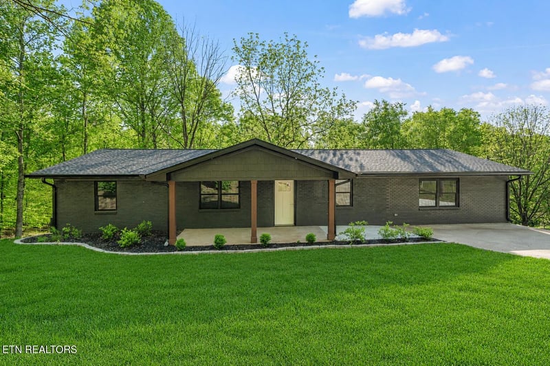 826 Long Mill Rd, Athens, TN 37303