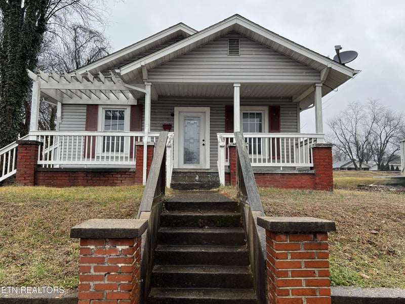826 Mulberry St, Loudon, TN 37774
