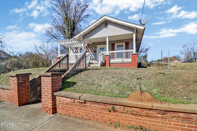 826 Mulberry St, Loudon, TN 37774
