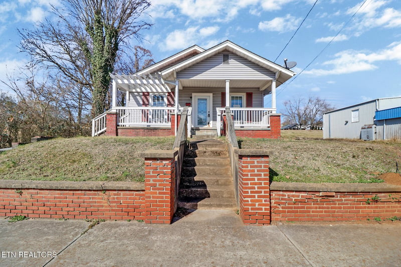 826 Mulberry St, Loudon, TN 37774
