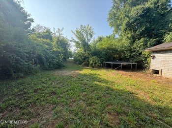 826 N Chamberlain Ave, Rockwood, TN 37854