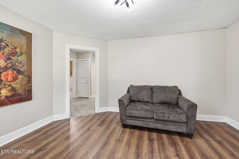 826 N Chamberlain Ave, Rockwood, TN 37854