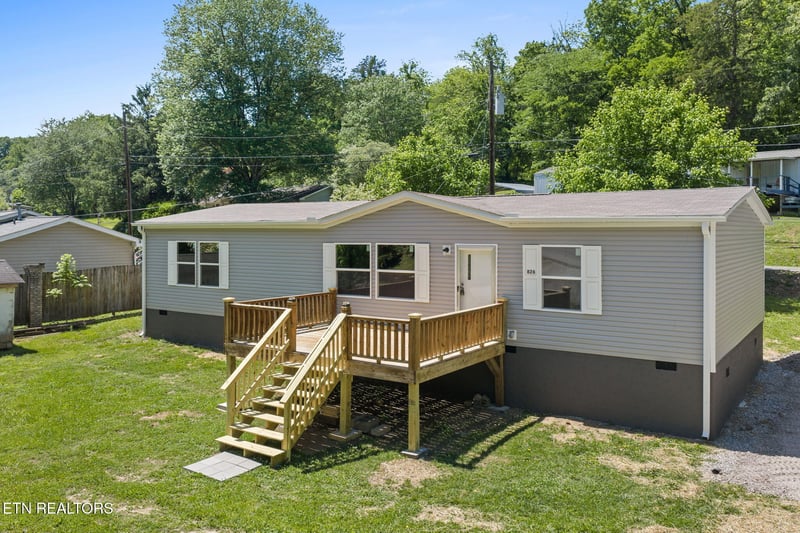 826 Pop Hollow Rd, Clinton, TN 37716