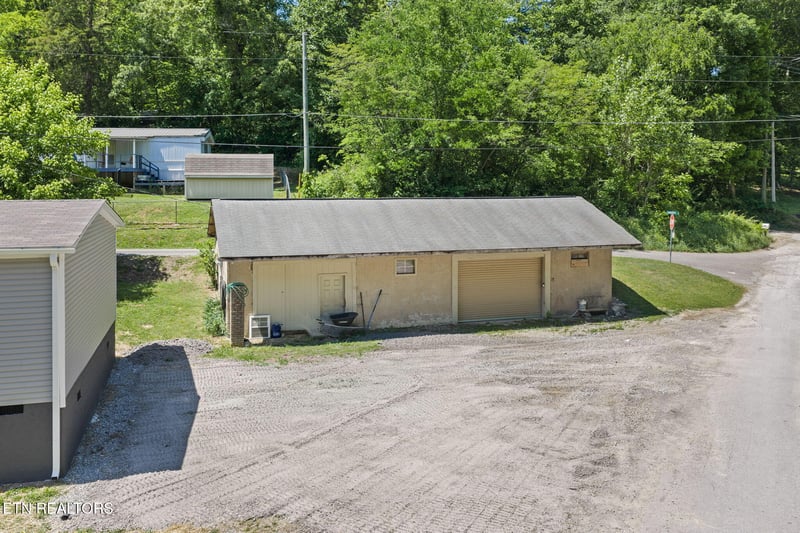 826 Pop Hollow Rd, Clinton, TN 37716