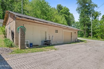 826 Pop Hollow Rd, Clinton, TN 37716