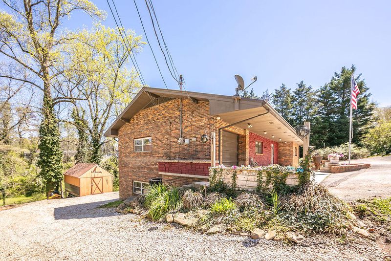 826 Sargent Dr, Kingston, TN 37763