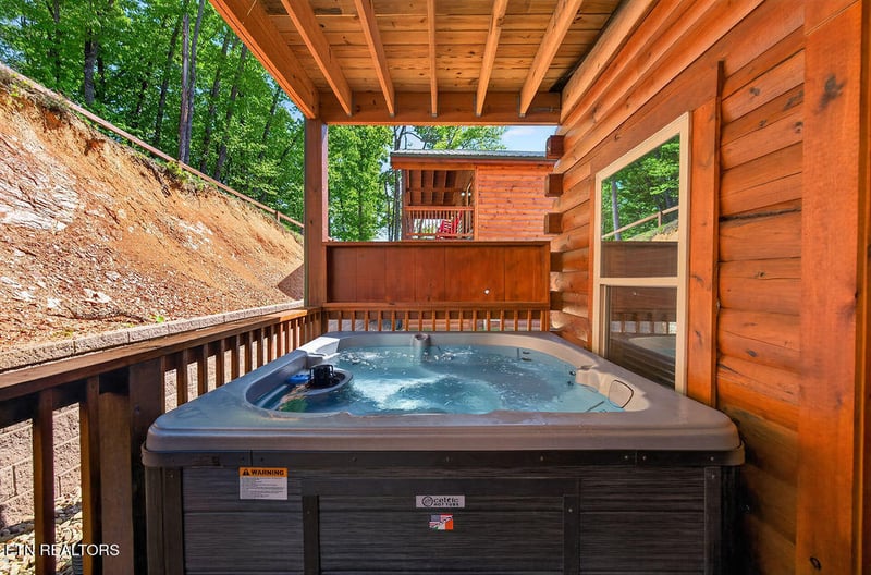 826 String Run Way, Pigeon Forge, TN 37863