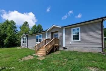 826 Sweetwater Rd, Philadelphia, TN 37846