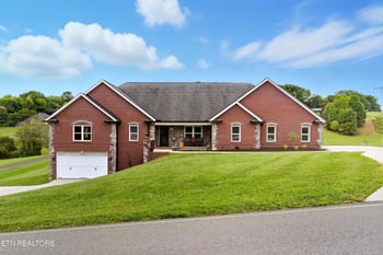 8261 Greenwell Rd, Knoxville, TN 37938