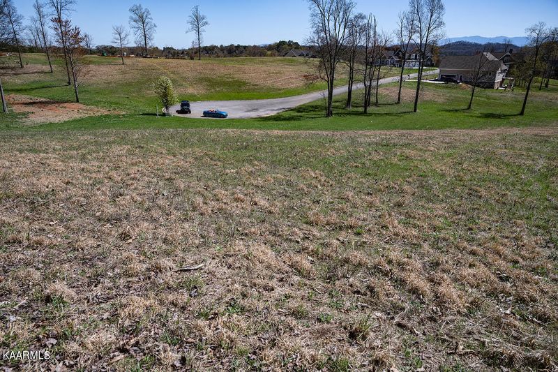 827 Berkley Ct, Seymour, TN 37865