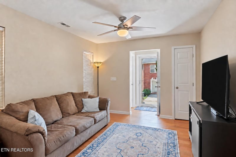 827 Blue Spruce Way, Knoxville, TN 37912
