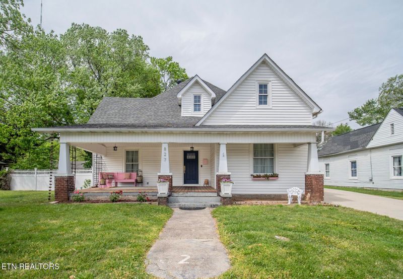 827 Chickamauga Ave, Knoxville, TN 37917