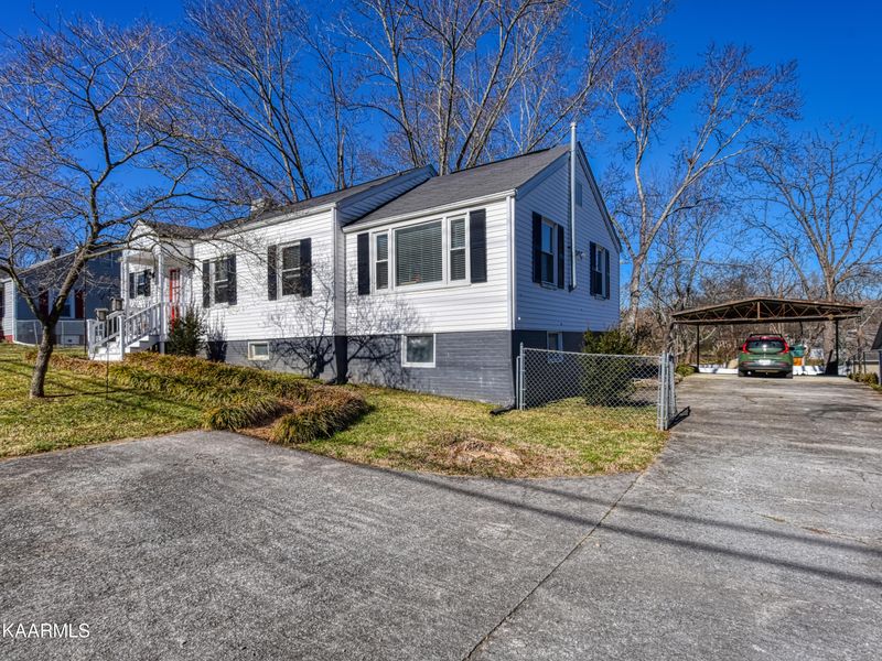 827 E Lincoln Rd, Alcoa, TN 37701