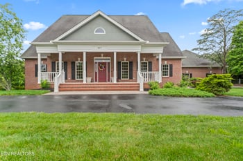 827 Knight Bridge Rd, Maryville, TN 37803