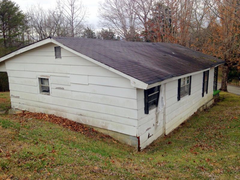 827 Saw Mill Rd, Tellico Plains, TN 37385