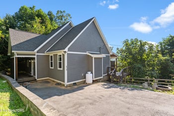 828 Beanstalk Rd, Gatlinburg, TN 37738