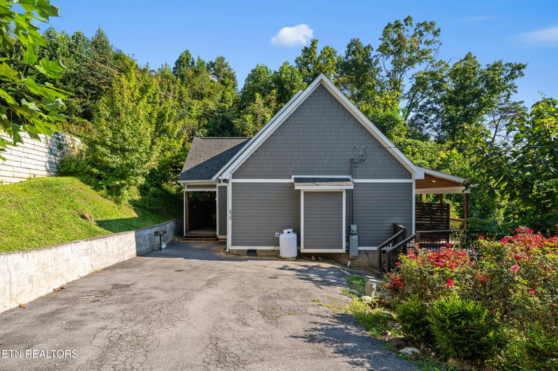 828 Beanstalk Rd, Gatlinburg, TN 37738