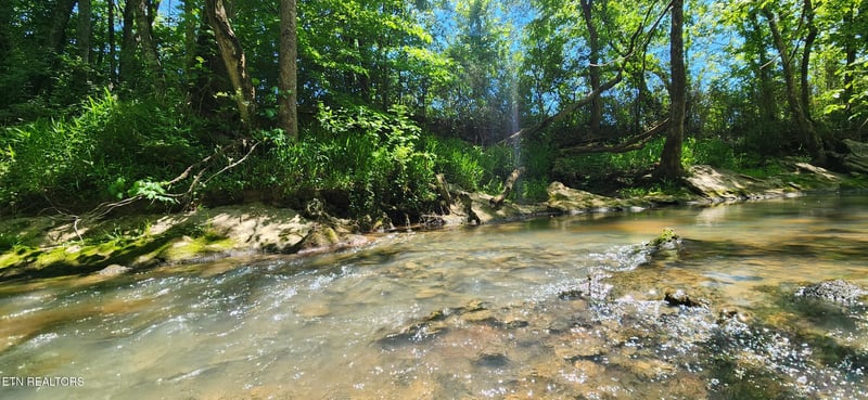 828 Helton Rd, Maryville, TN 37804