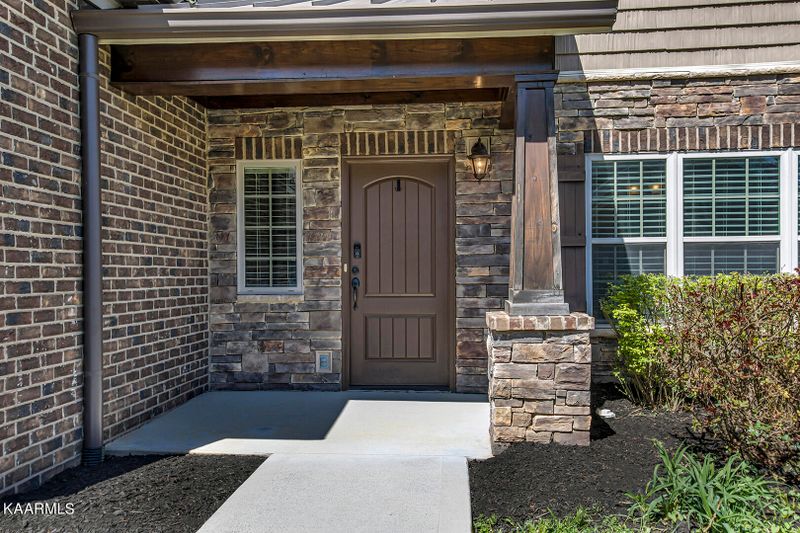 828 Jacksonian Way, Lenoir City, TN 37772