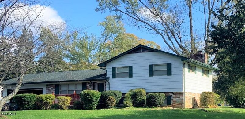 828 Noragate Rd, Knoxville, TN 37919