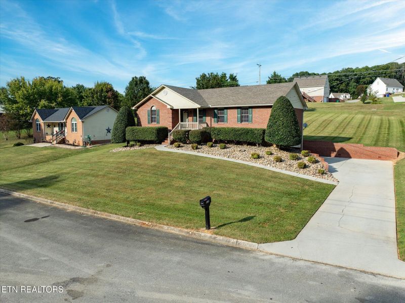 828 Osprey Dr, Morristown, TN 37814