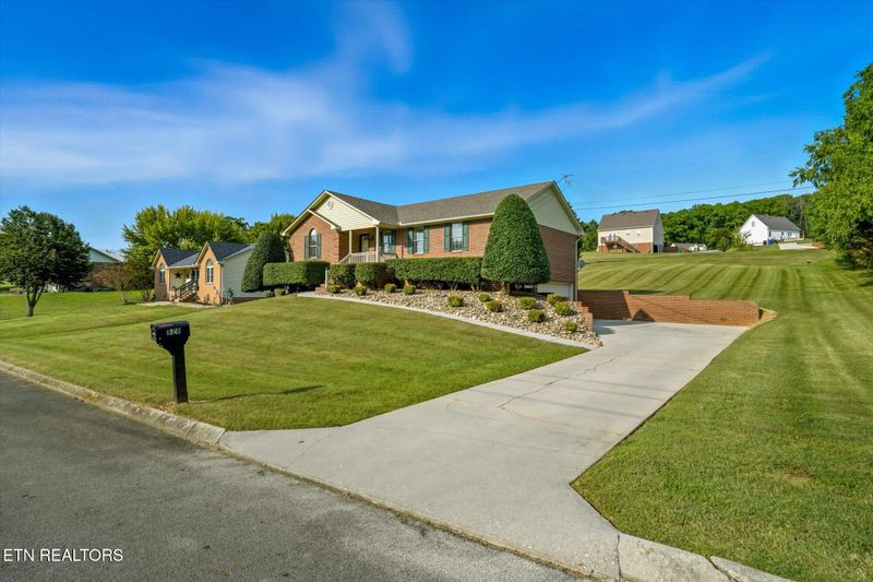 828 Osprey Dr, Morristown, TN 37814