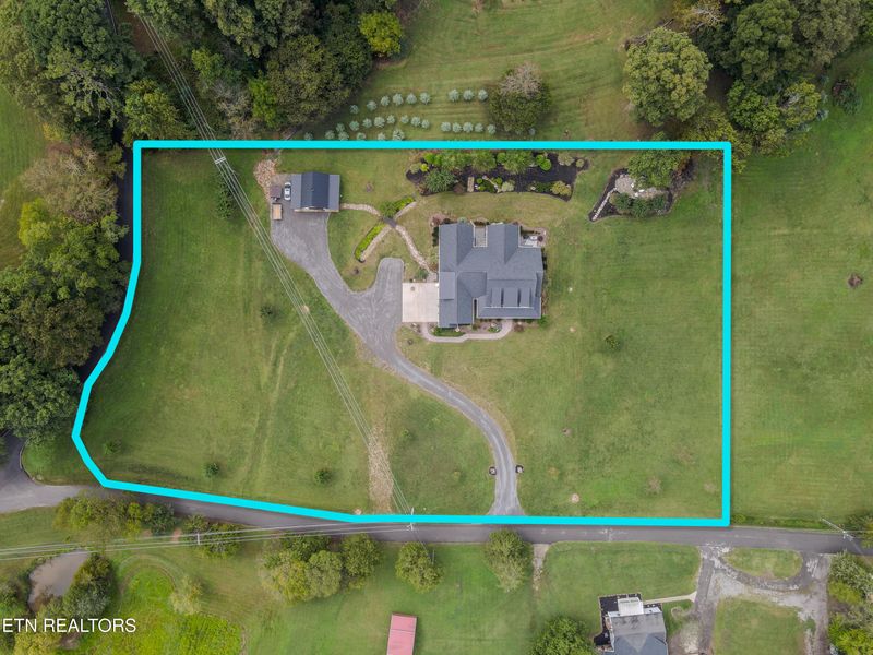 828 Reed Dr, Powell, TN 37849