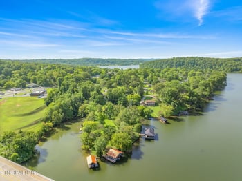 828 Sargent Dr, Kingston, TN 37763