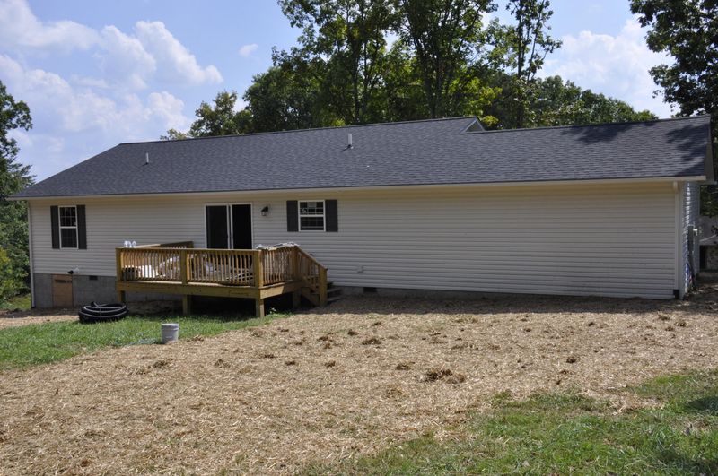 828 Waterview Dr, Crossville, TN 38555
