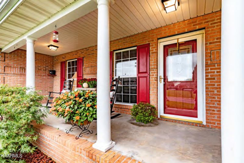 829 Misty View Dr, Maryville, TN 37804