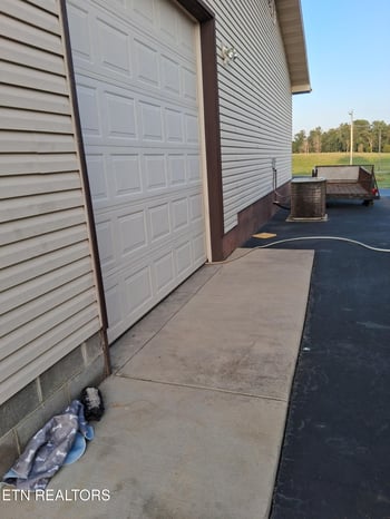 829 Oak Grove Rd, Madisonville, TN 37354