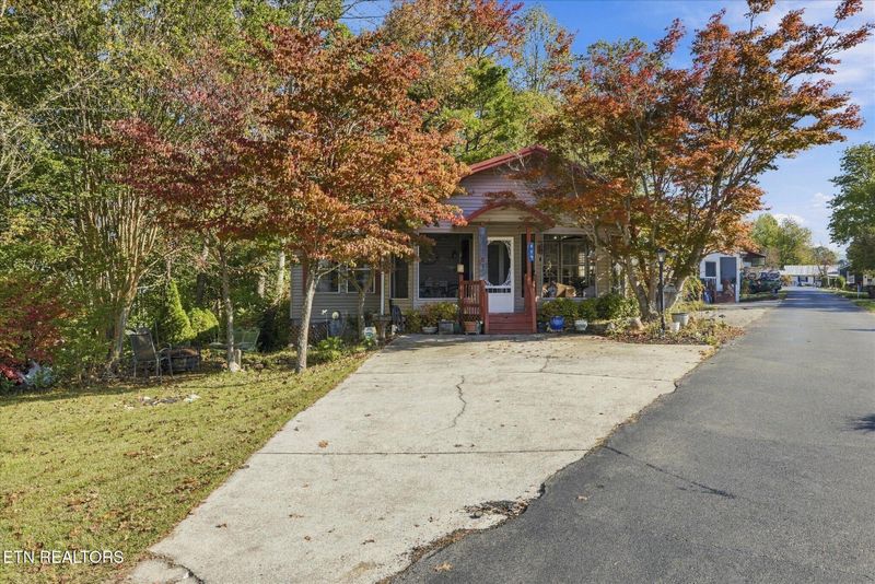 829 Peacock Ridge Dr, Townsend, TN 37882