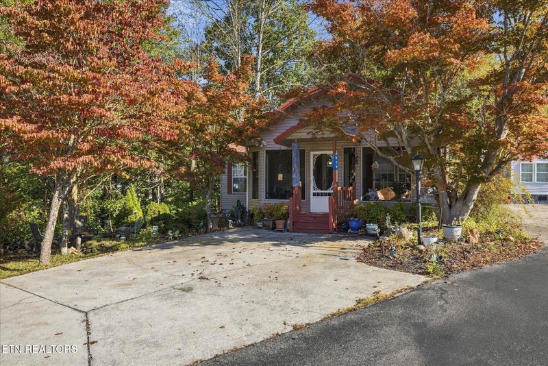 829 Peacock Ridge Dr, Townsend, TN 37882