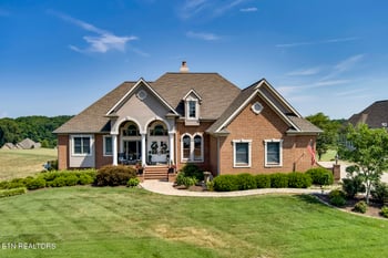 829 Rarity Bay Pkwy, Vonore, TN 37885