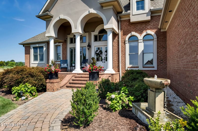829 Rarity Bay Pkwy, Vonore, TN 37885